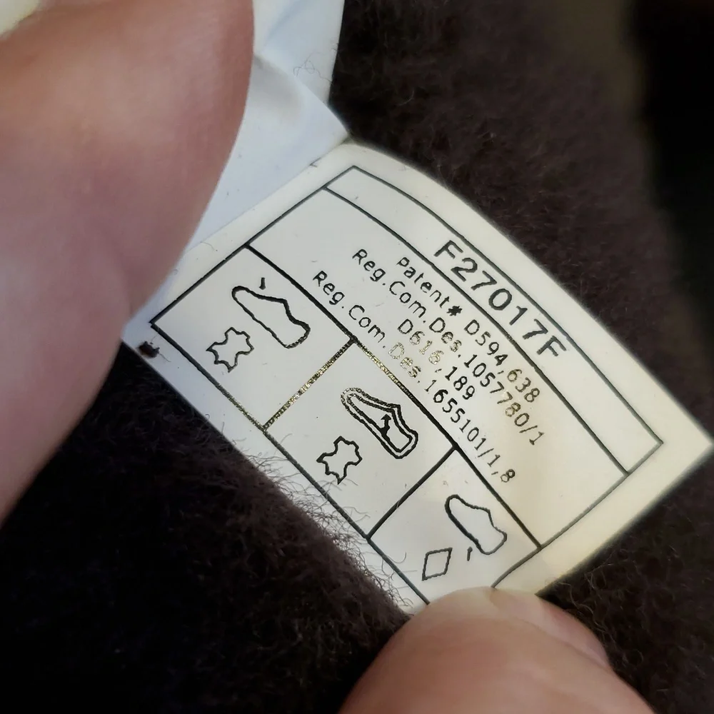 UGG bailey button